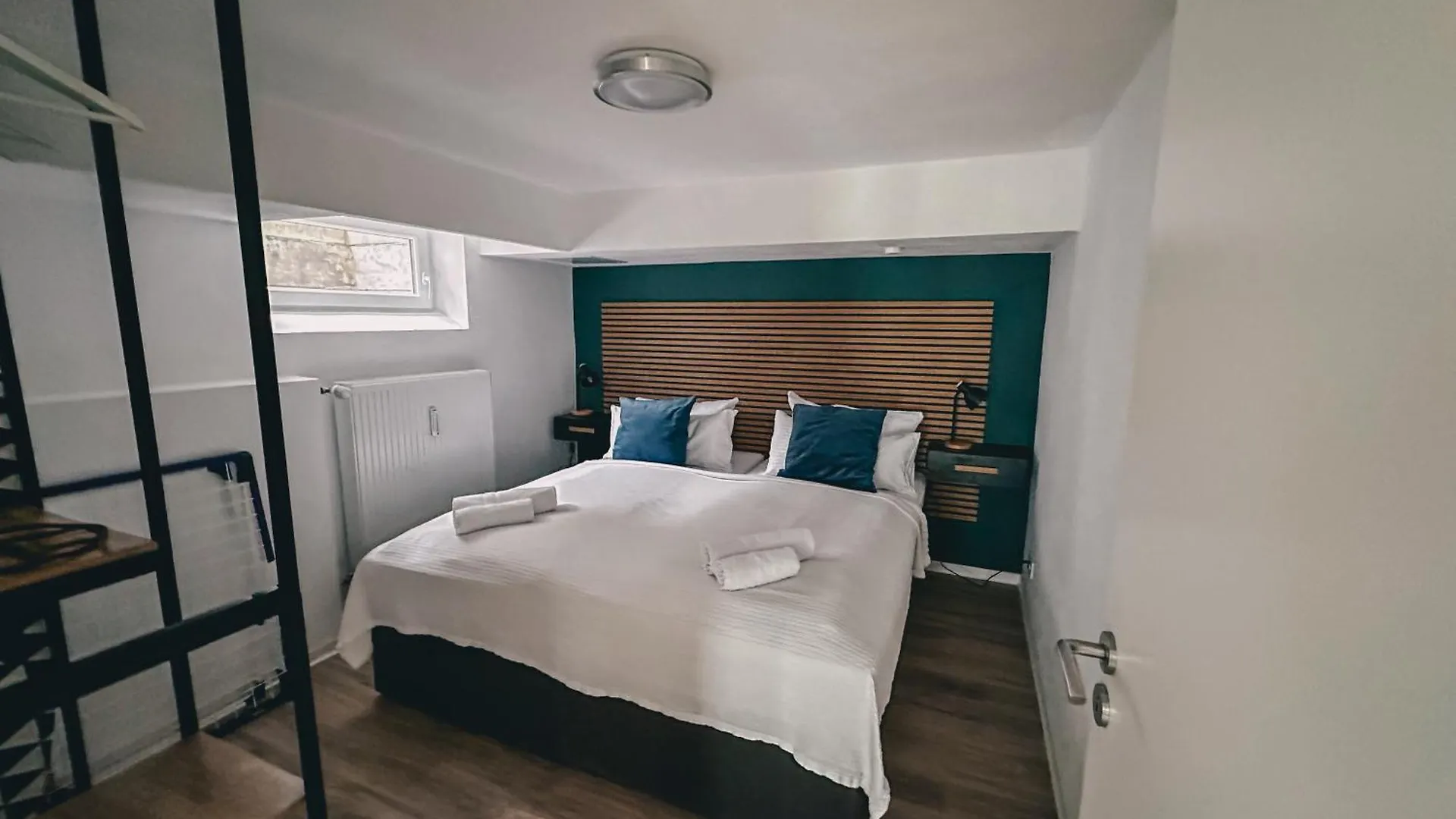 Sali-Bayreuth - Charming Apartment Near Zoo In Bayreuth With Terrace, Free Wi-Fi & 24-Hour Front Desk Tyskland