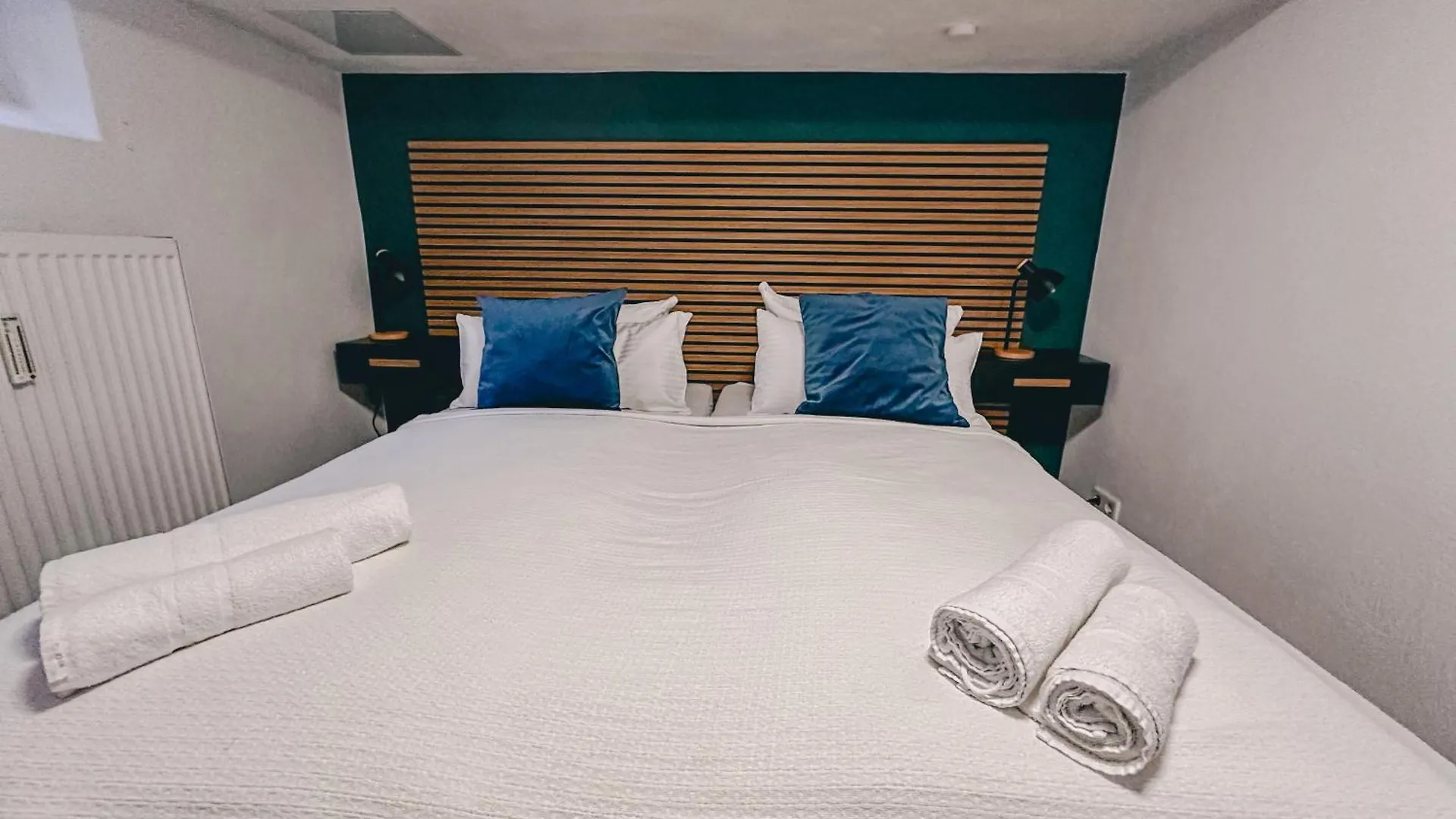 Sali-Bayreuth - Charming Apartment Near Zoo In Bayreuth With Terrace, Free Wi-Fi & 24-Hour Front Desk